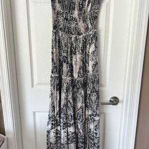 Elegant Black and White Maxi Dress